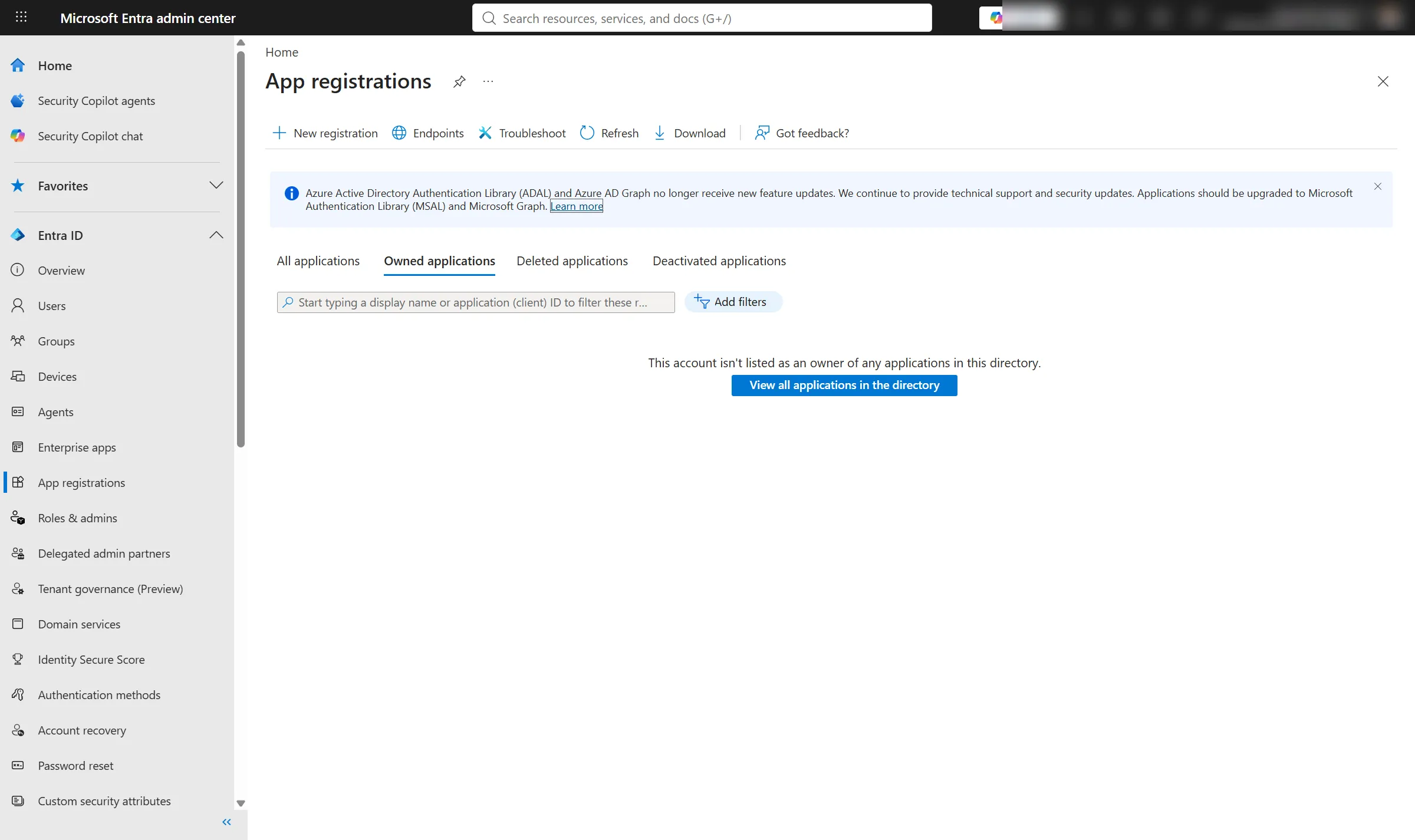 App registrations blade in the Microsoft Entra admin center with the New registration action highlighted at the top of the list